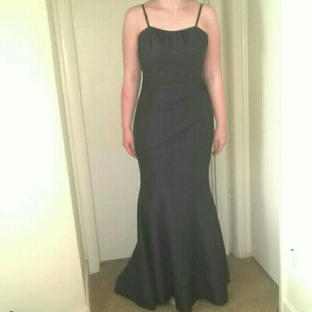 Black formal trumpet dress size 10